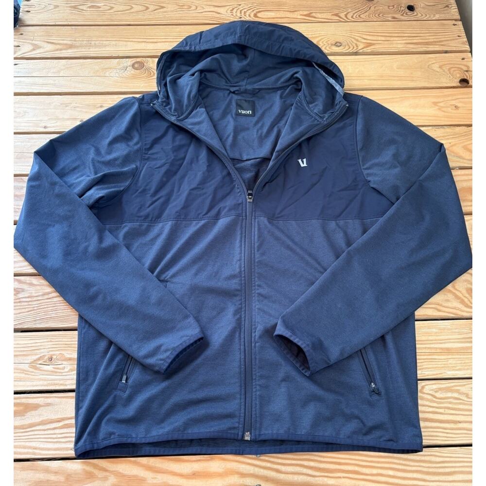 Vuori $128 Men’s Sunday element Full zip Hooded Jacket Size L Blue N2